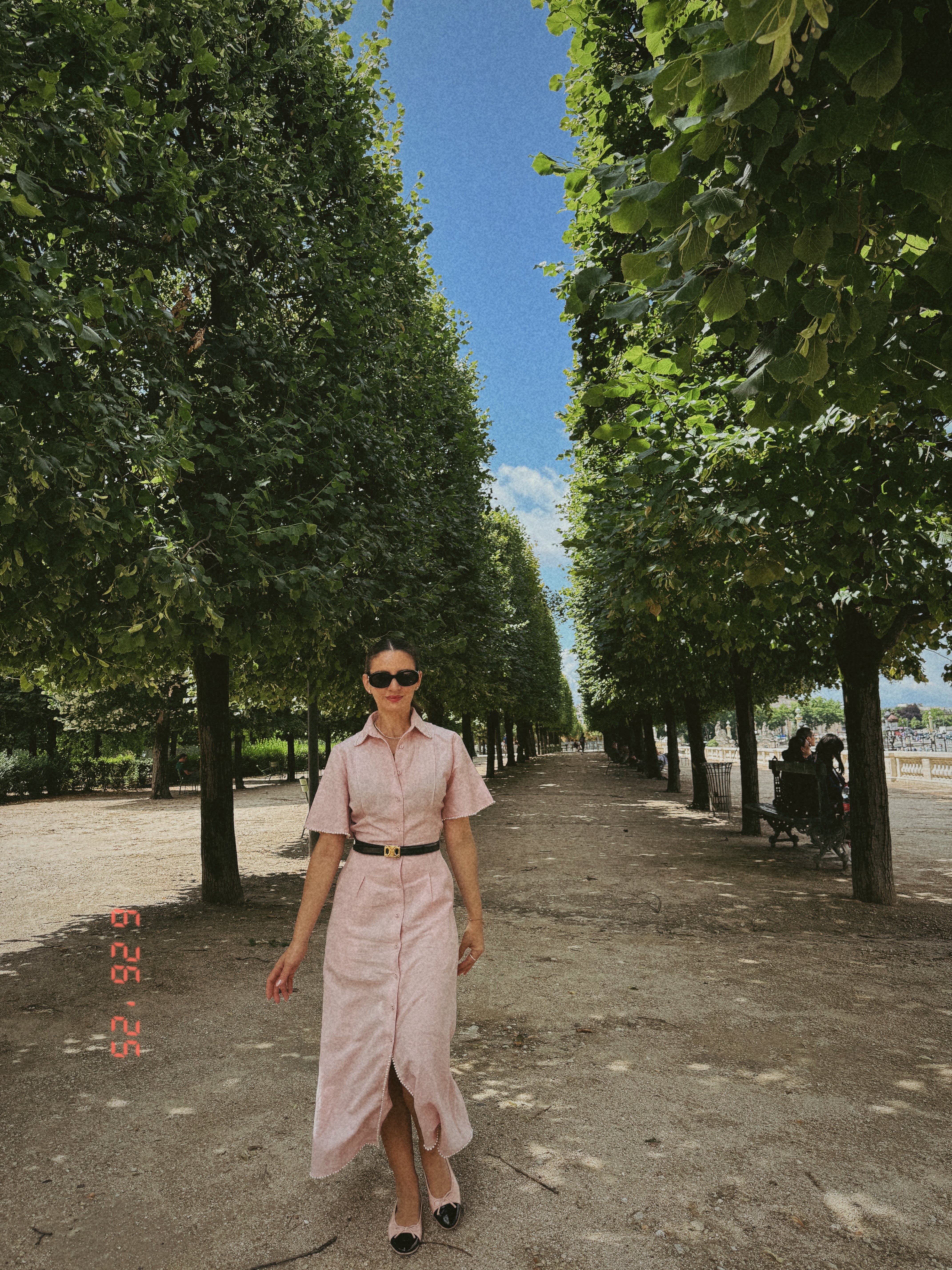 The Art of Pausing: Café au Lait Mornings in Paris