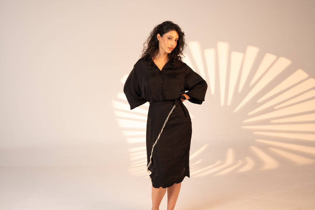 Black Vegan Silk Waiting Top - Lined Buttons